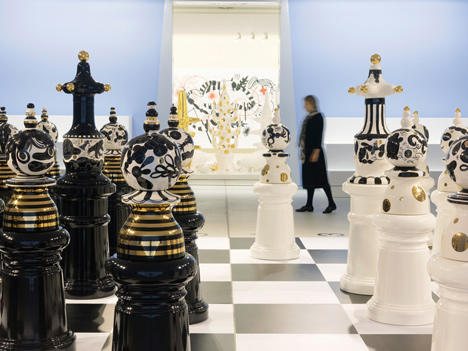 Funtastico-Jaime-Hayon-exhibition-at-Groninger-Museum_dezeen_3